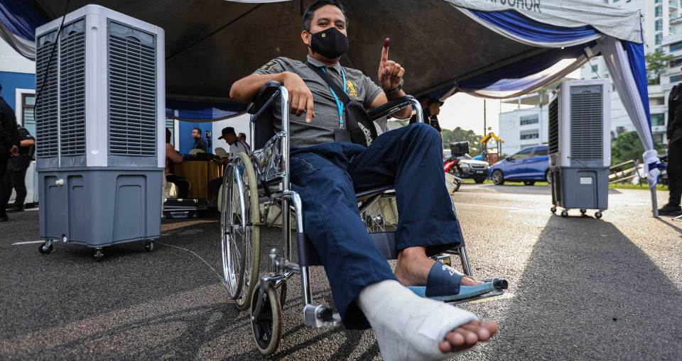 Zahid tells Johor early voters to fulfil duty with integrity, choose stability