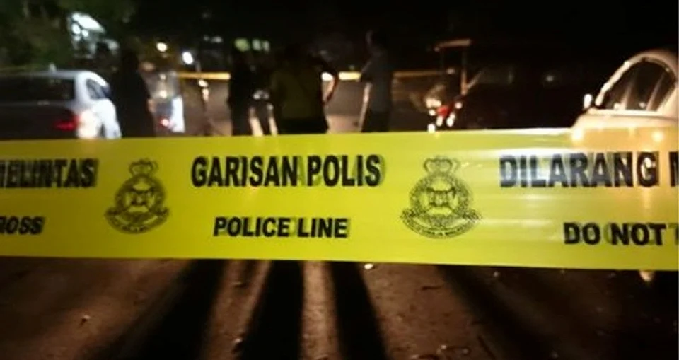 Johor police arrested three local men aged 26 to 40 in Batu Pahat over the discovery of a body tied with tape and bearing injuries