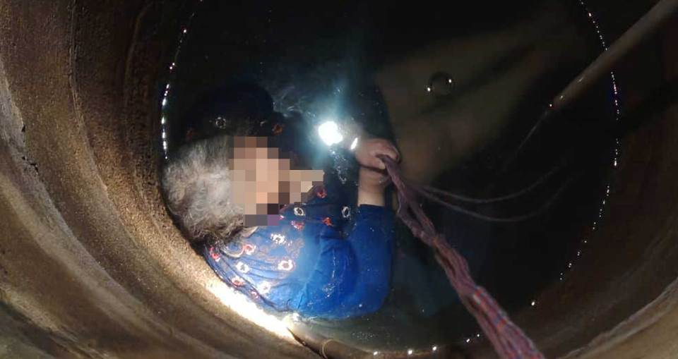 Woman injured after falling into 5.48-meter-deep well