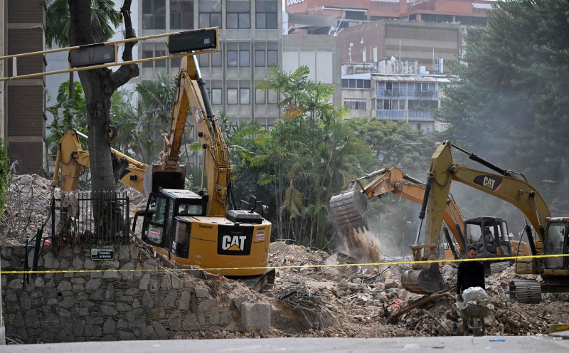 Race to recover bodies ahead of Venezuela quake cleanup
