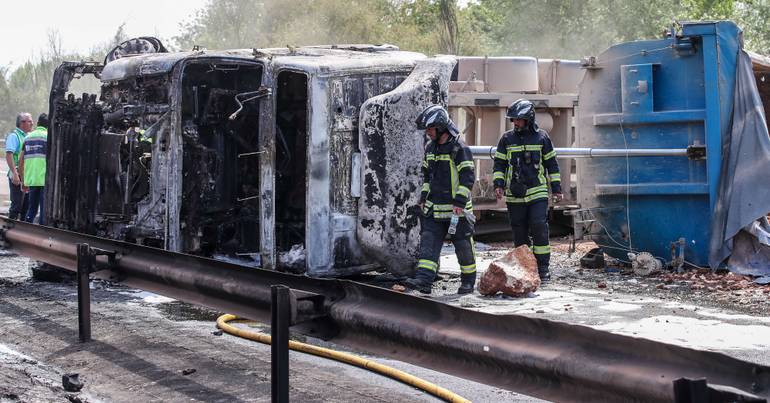 The accident on National Road 385 mobilized 13 operations and five rescue vehicles