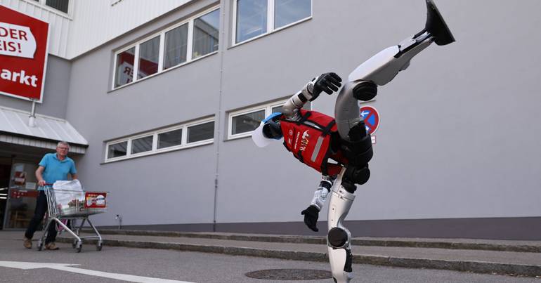 Unitree robot manufacturer debuts at Shanghai Stock Exchange