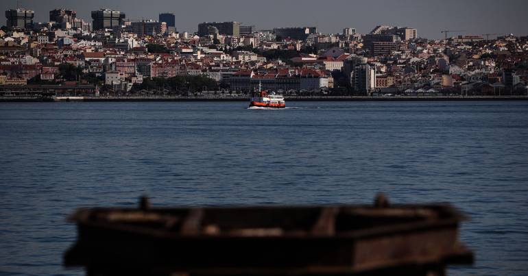 92-year-old woman dies after falling to the Tagus River in Cacilhas