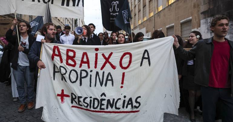 University of Coimbra accused of moving forward with evictions