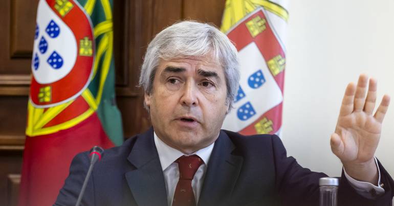 PSD and CDS request Nuno Melo hearing in RA