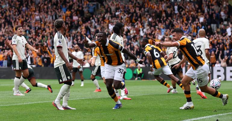 Hull stun Manchester United 2-0 on Premier League return