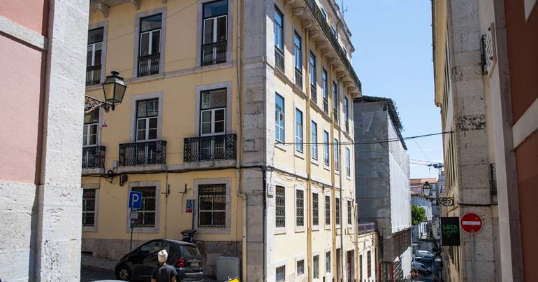 Lisbon. Left criticizes "no strategy" sale of land