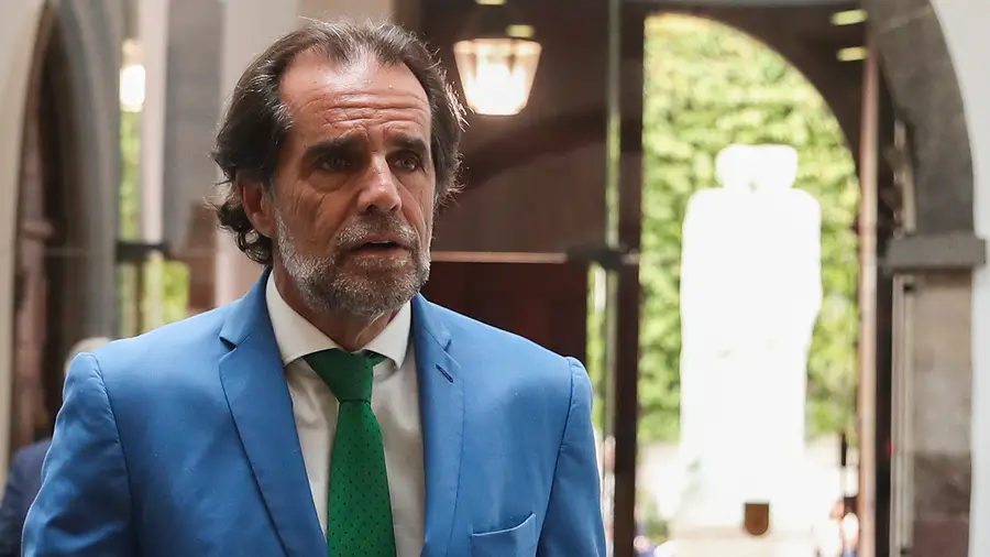 Albuquerque explains lack of 50 years of parliament