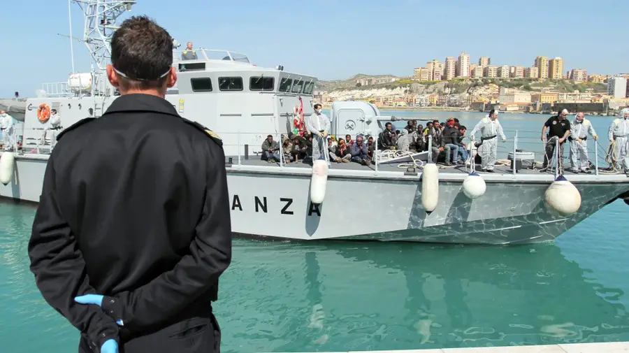 The last group, with 17 people, was intercepted at 5:10 PM; all occupants were from sub-Saharan Africa