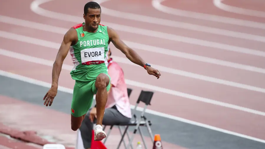 Nélson Évora ends career with 16.72m jump