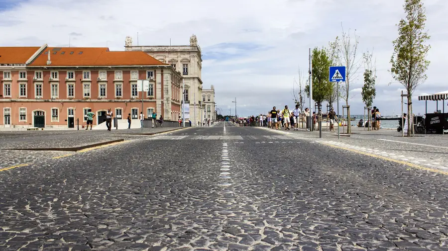 Boating of the Ribeira das Naus is "provisional"