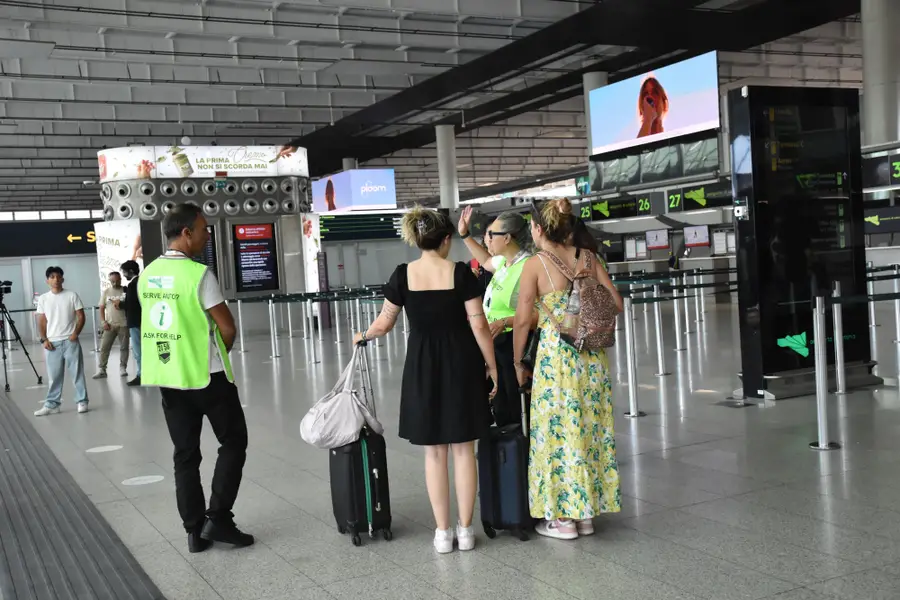Catania Airport reopens after reduction of alert level