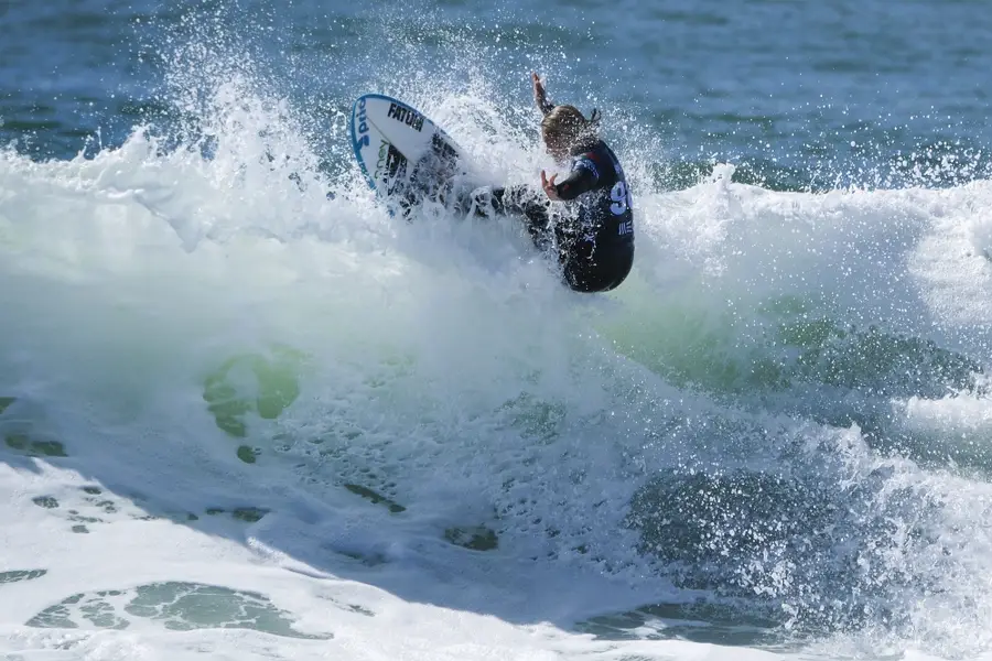 Yolanda Hopkins in the middle of the seventh stage in Tahiti