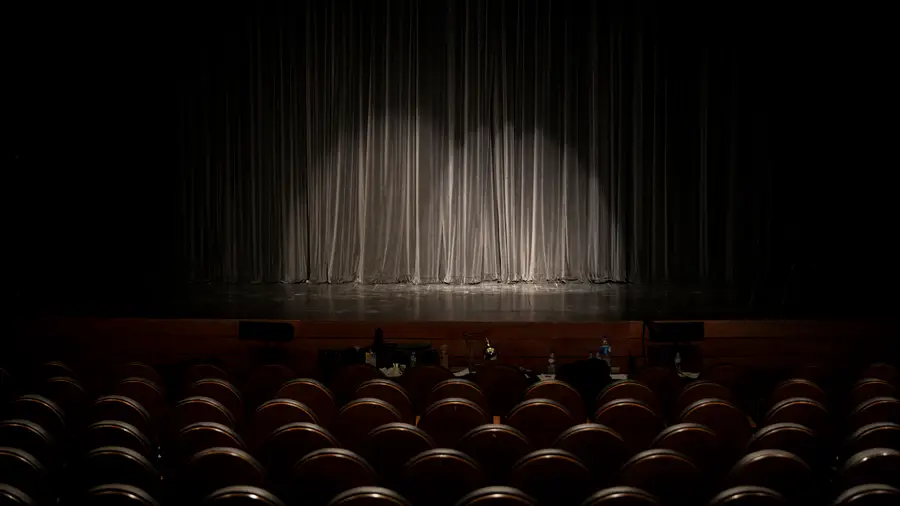 Play "Cock" debuts at the Maria Matos Theatre