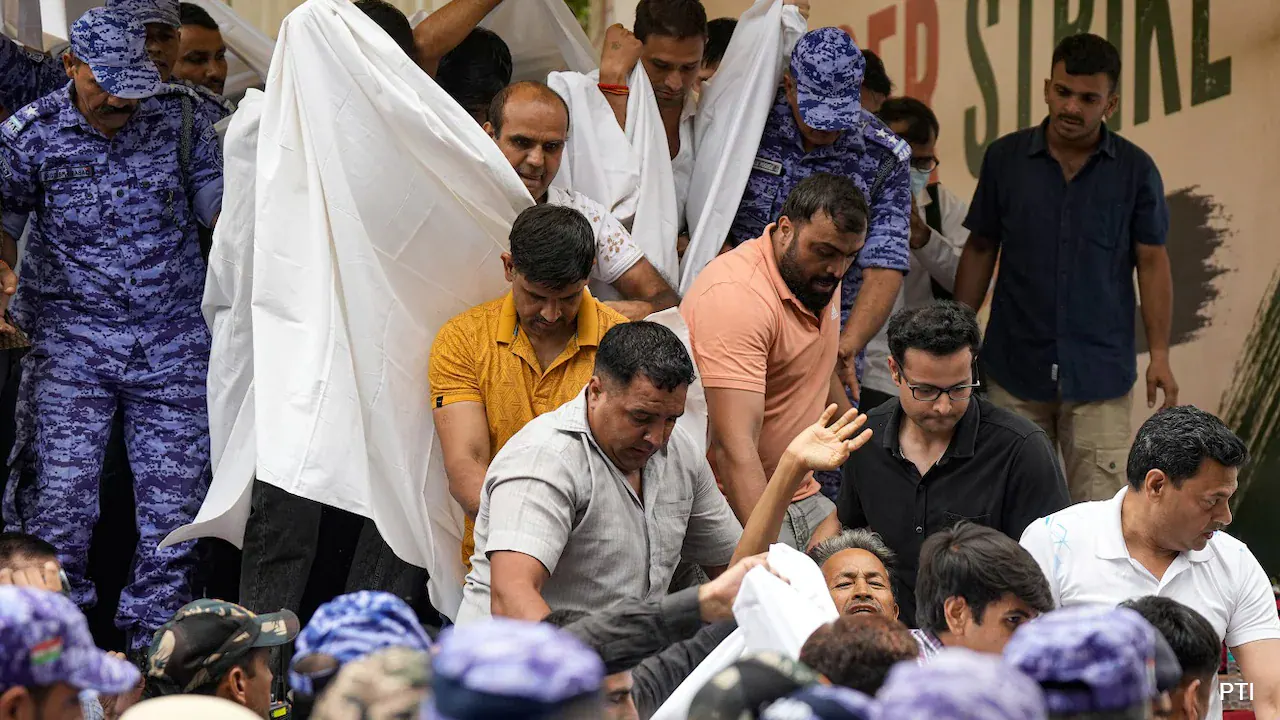 Civilian Clothes, White Sheets: How Cops Took Sonam Wangchuk From Protest Site