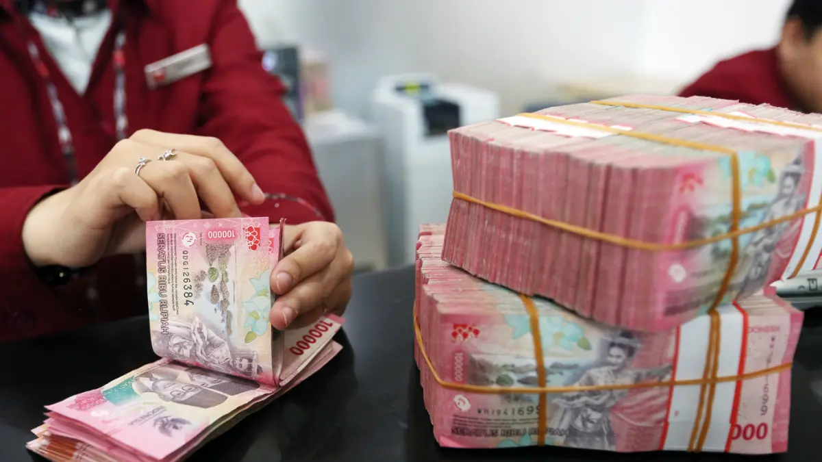 Rupiah strengthened to Rp17,980 per US dollar on Friday morning