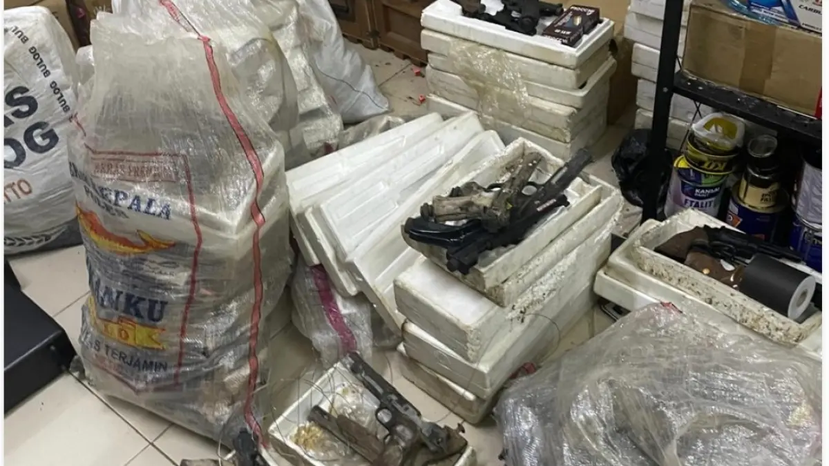 The weapons, discovered July 10-11 in Pondok Pinang, South Jakarta, are said to be licensed for school activities