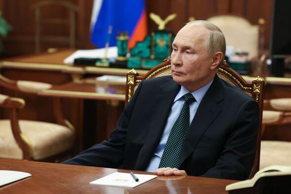 Ukraine war: is Putin running out of MEN AND MONEY?