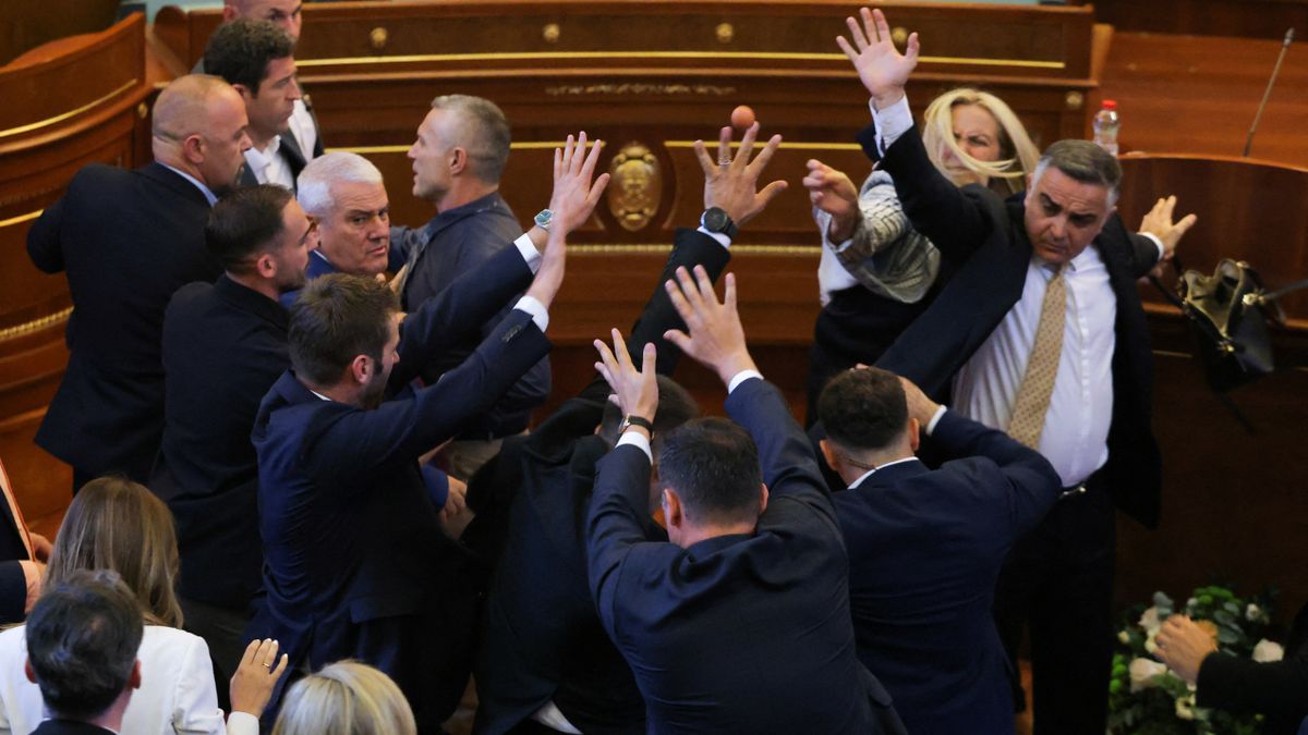The session was interrupted after opposition deputy Time Kadrijaj hurled the eggs at Albin Kurti