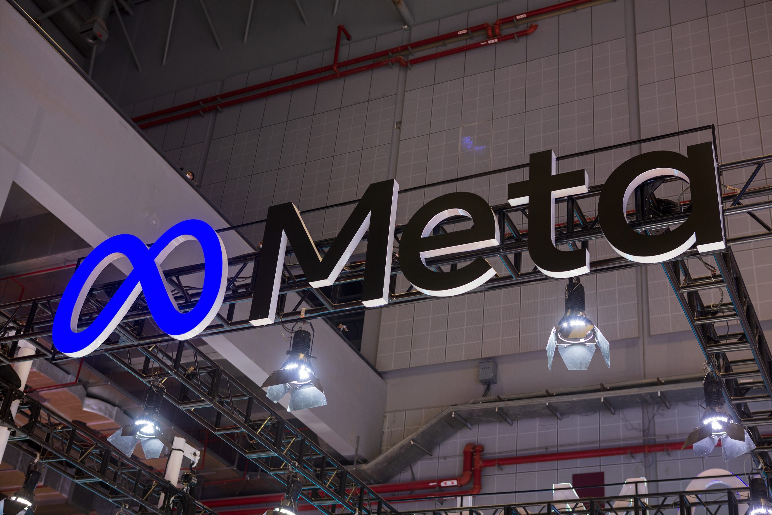 Meta, Microsoft leases push cloud tally past $850b