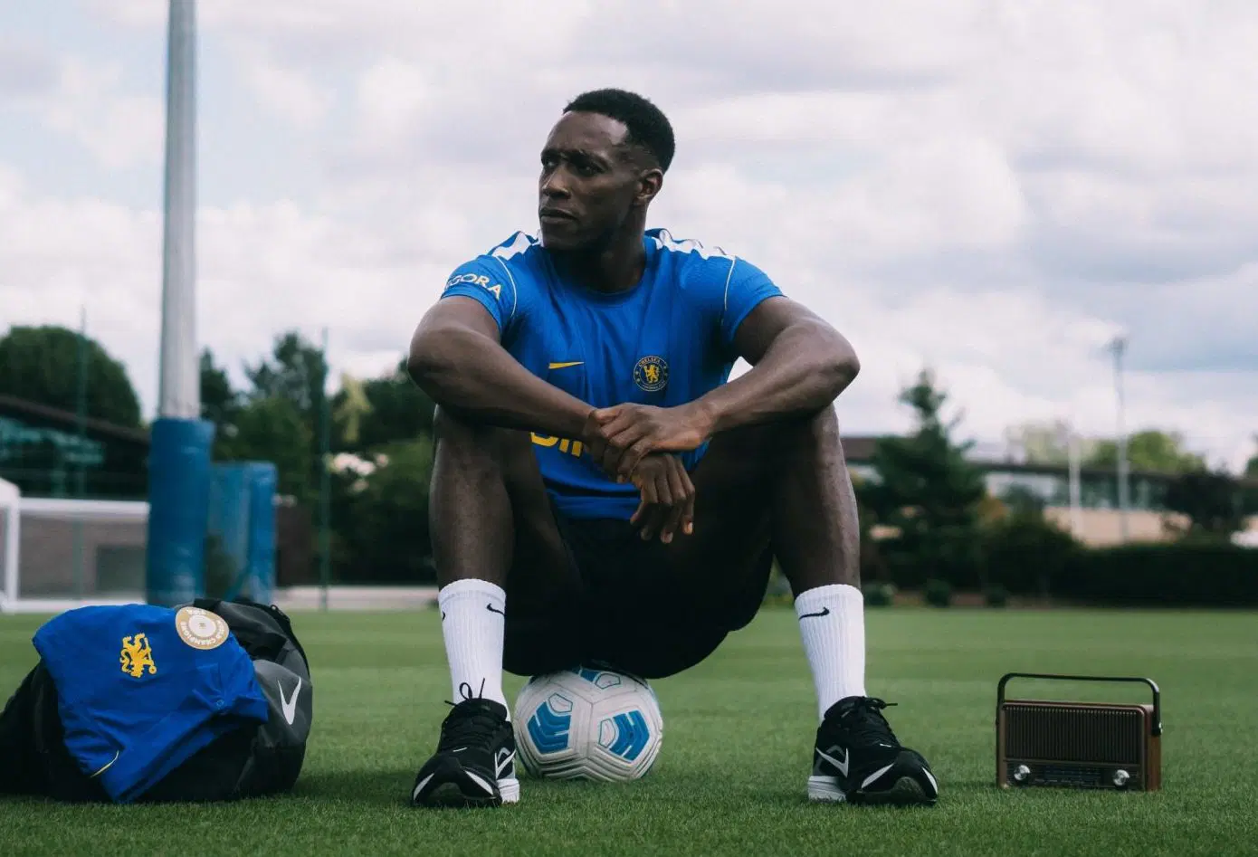 Chelsea bring in 35-year-old striker Welbeck from Brighton