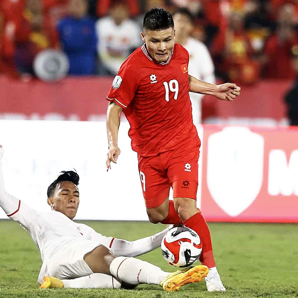 Vietnam, with four points from two matches, sits third in Group A ahead of the decisive clash against Indonesia