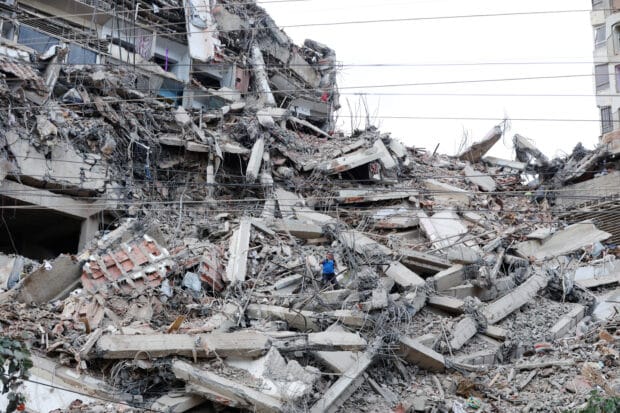 How did Venezuela's deadly 'doublet' earthquakes happen?