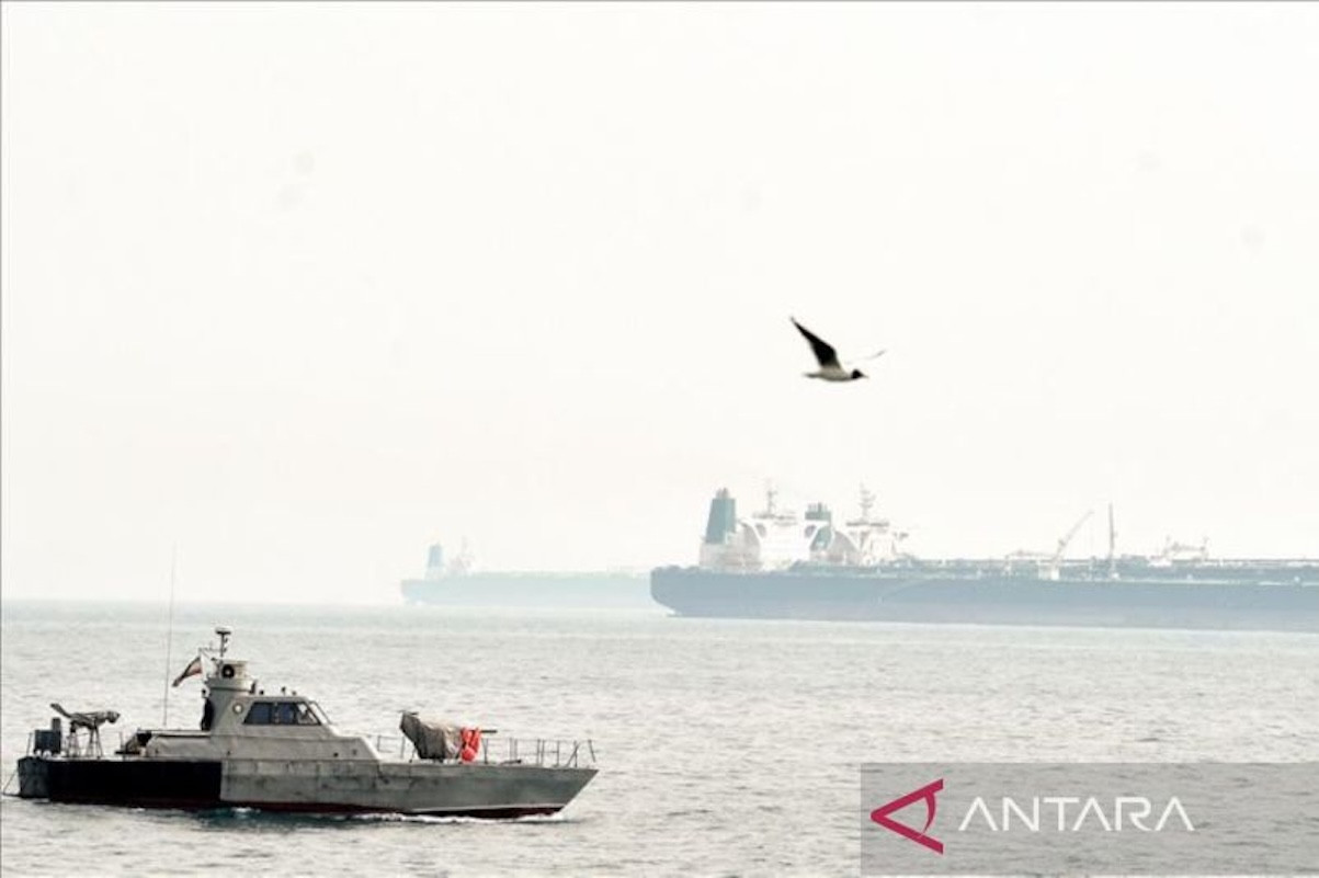 United States expanded sanctions against Iran's oil sector and targeted a network linked to the regime