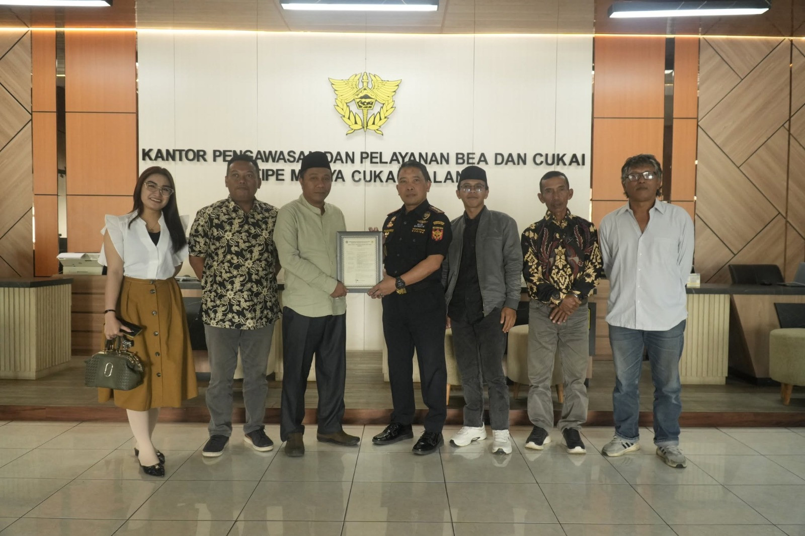 Supporting Business Orderliness, CV Fajar Sinar Berkah Officially Receives NPPBKC Permit from Customs