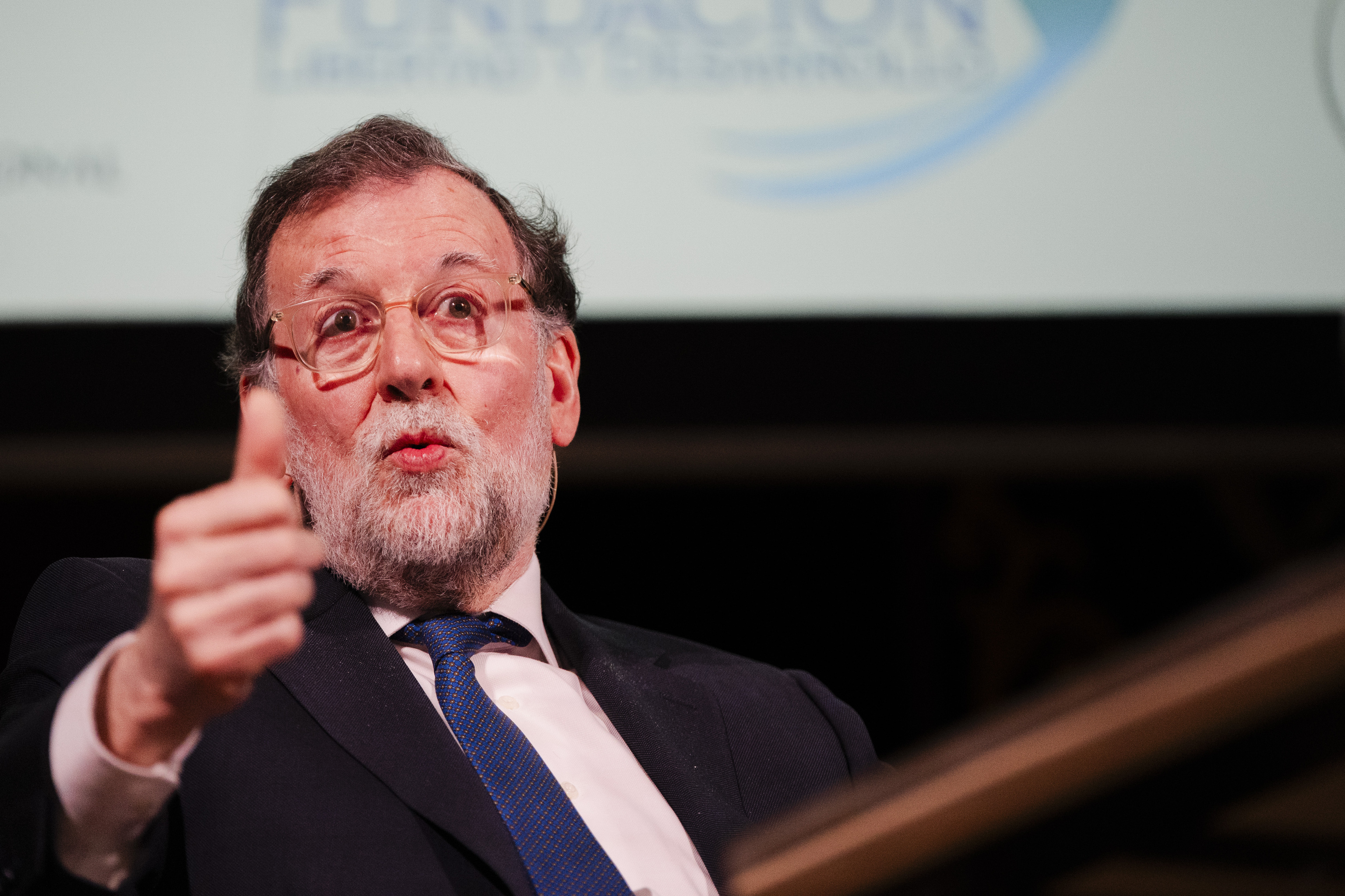 France considers "absolutely unacceptable" Rajoy's words on the French selection