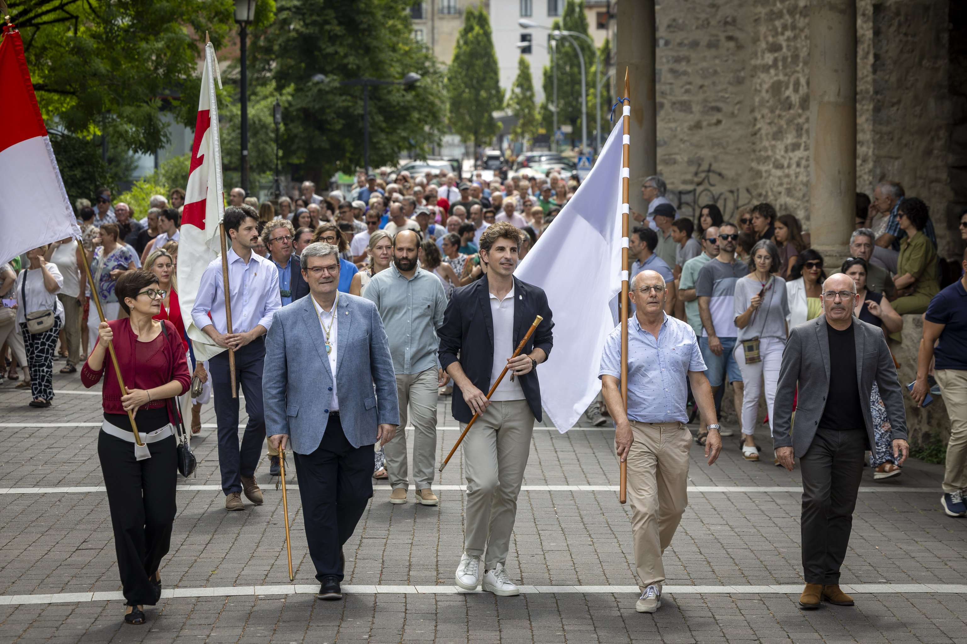 The PNV reaffirms its sovereign mind with Bildu and uses 200 Basque mayors as the "right to decide."