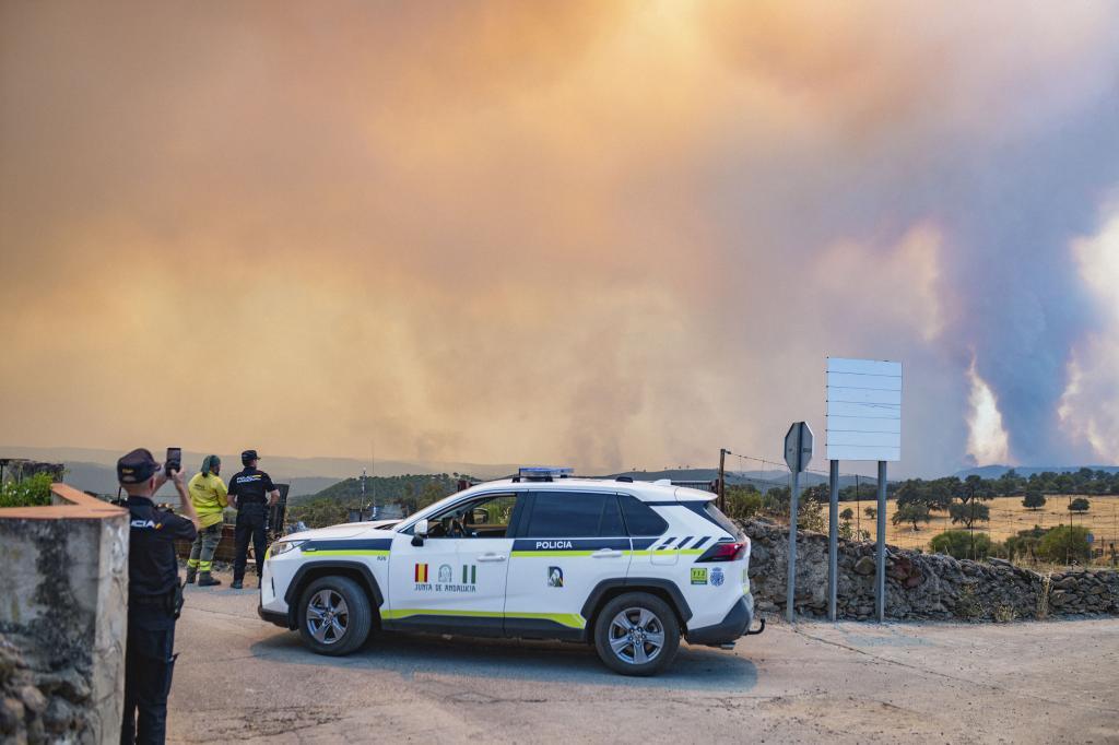 The fog fire, in Huelva, is "out of the capacity for extinction"