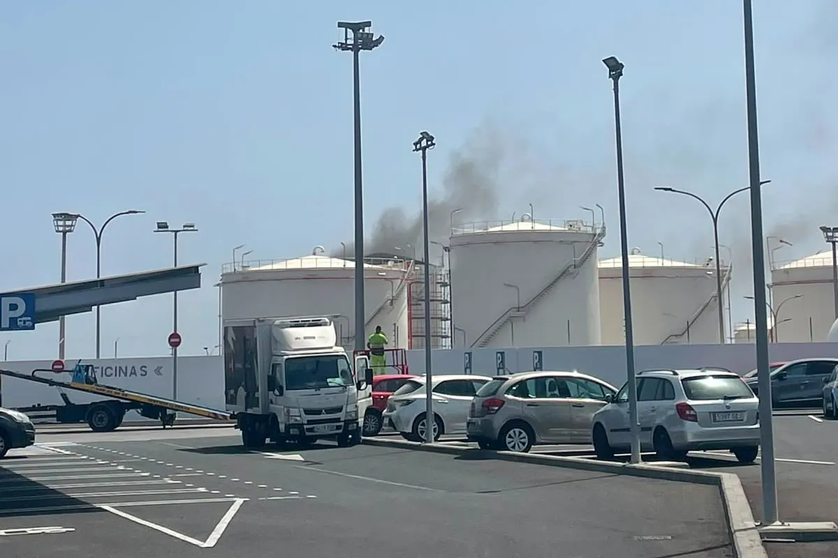 Several wounded and a possible deceased in the explosion of a fuel tank in Telde Gran Canaria