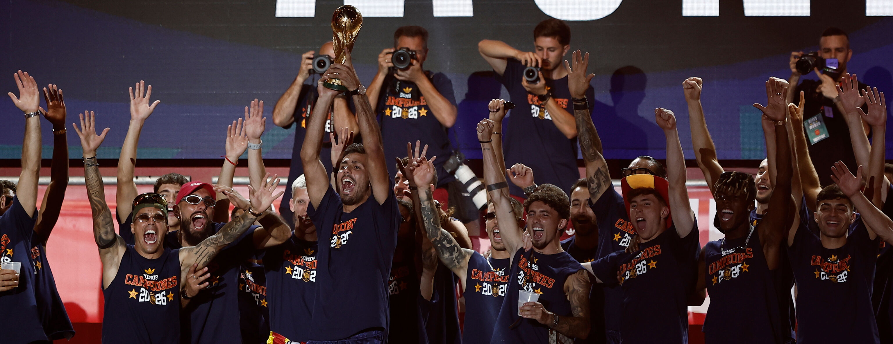 Ecstasy in Cibeles with the champions: "Together we are stronger, live Spain"