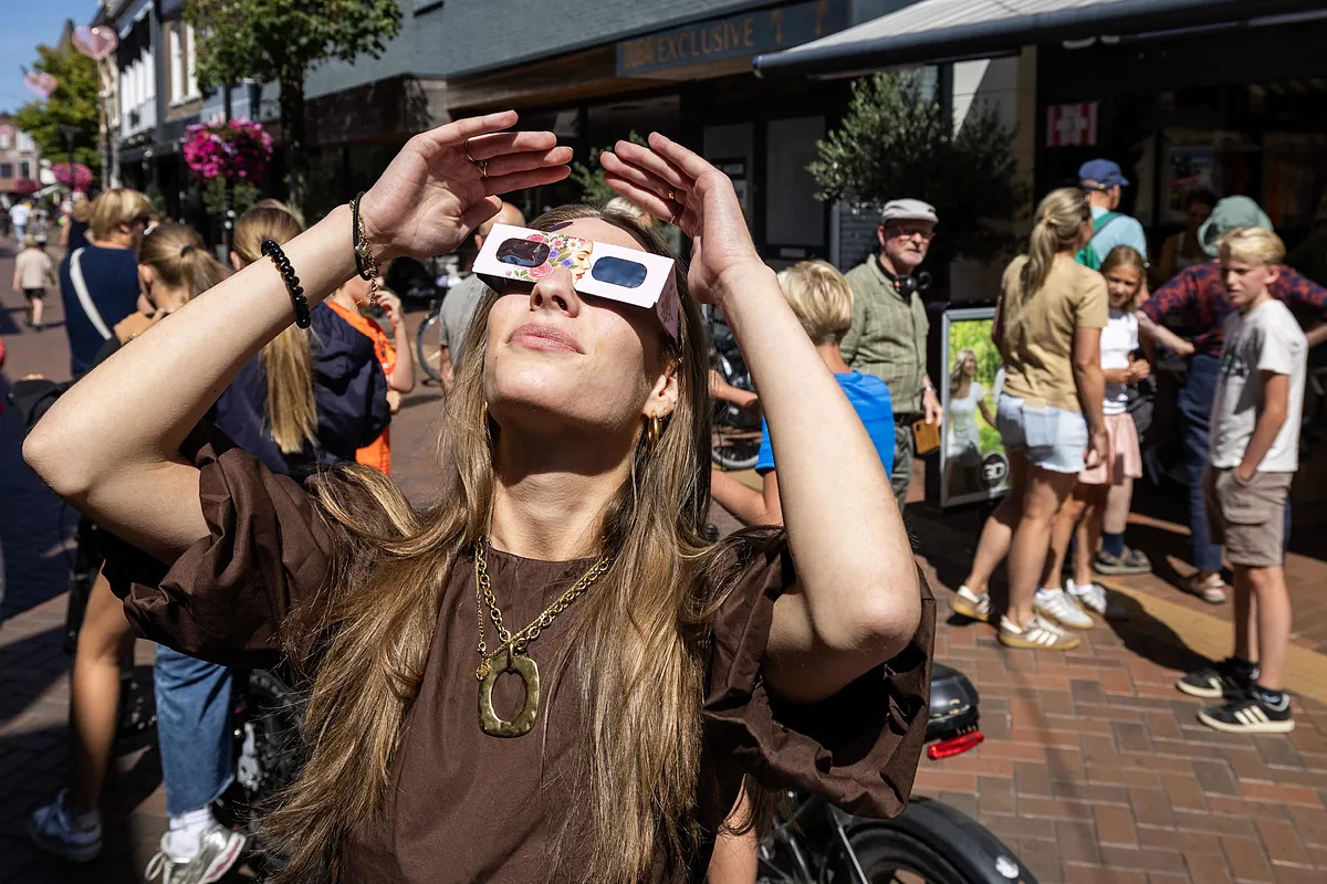 The former citizen's deputy who went blind for looking at an eclipse, says, "They're not aware."
