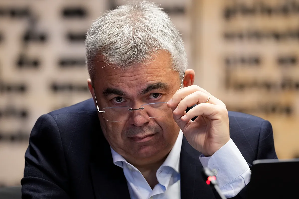The judge extends Santos Cerdan's property investigation to the accounts of his wife, daughter, sister and brother-in-law