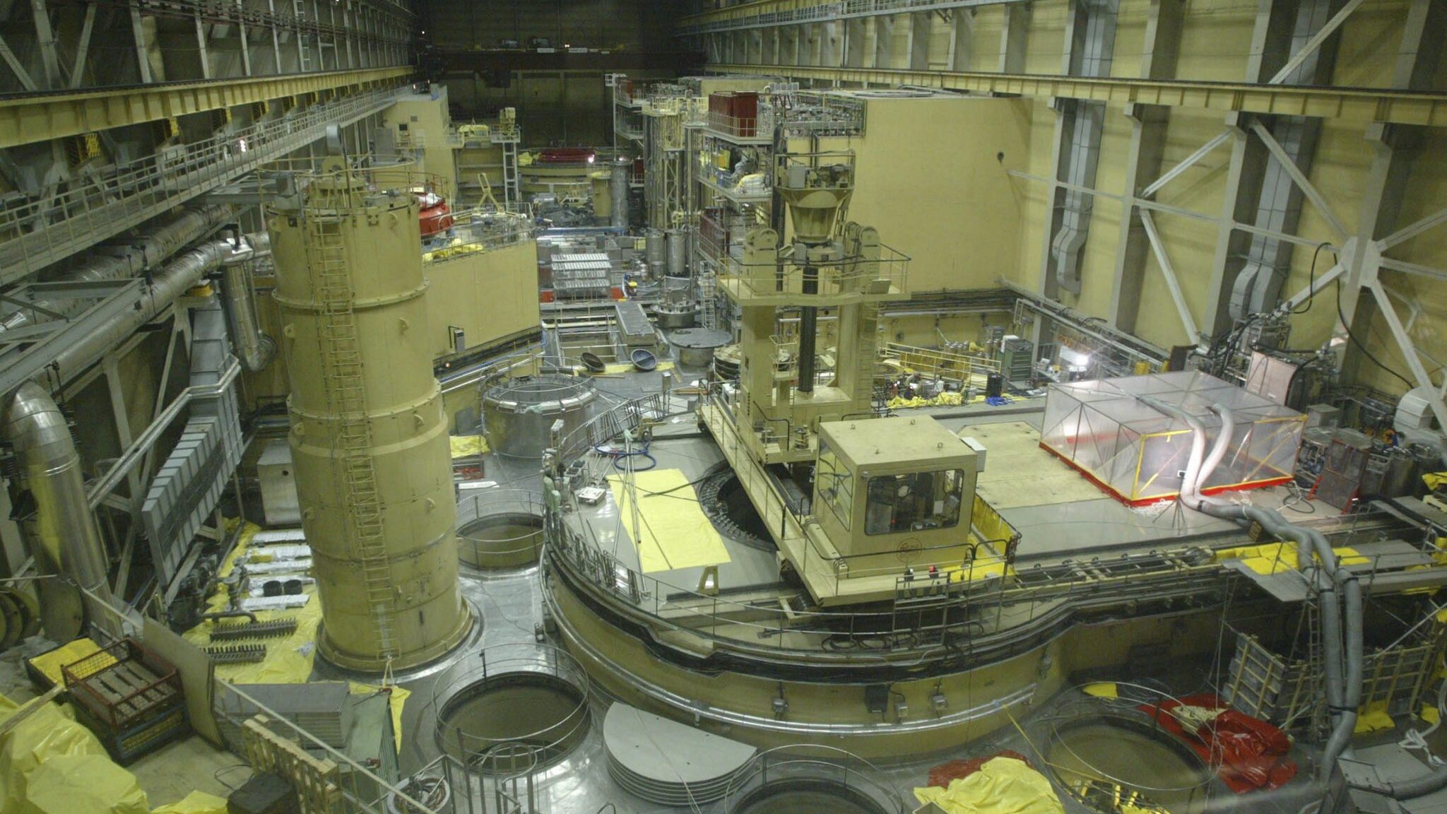 Hungary announces unprecedented stop of nuclear power plant due to drought and heat