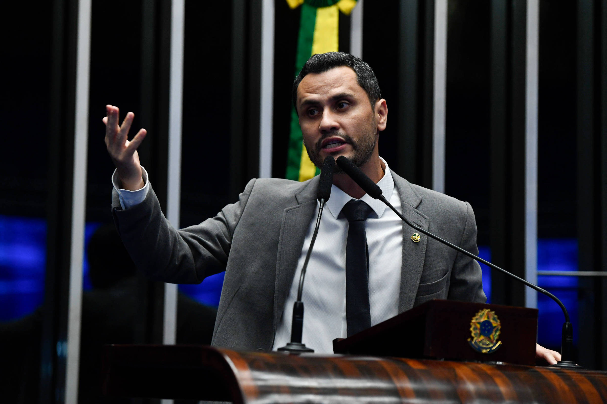 Folha de S.Paulo — Em Cima da Hora