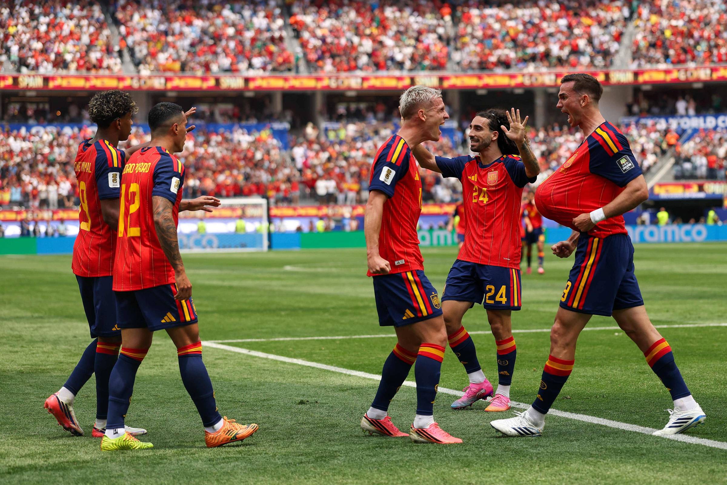 Belgian goalkeeper was replaced at 20 minutes of the second half after feeling trouble on the left thigh