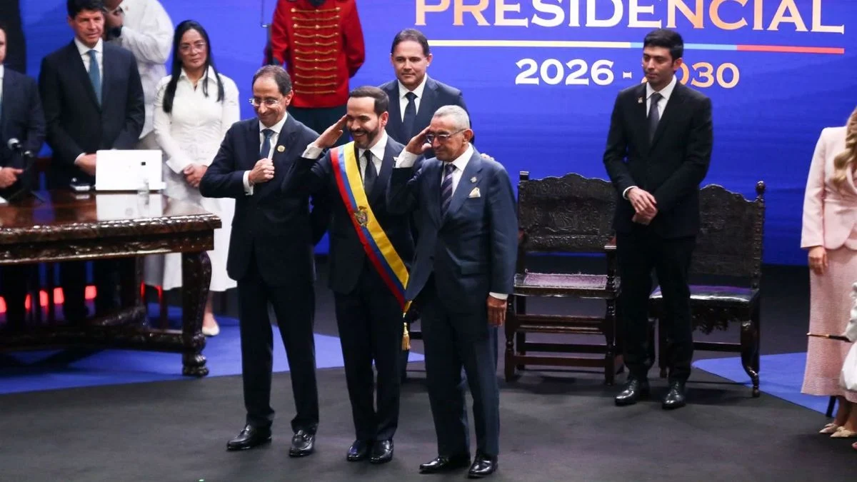 Abelardo de la Espriella swears before the congressmen but gives his first speech to the military