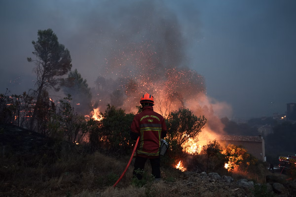 The megafire in Gironde "always contained", firefighters work to fix it