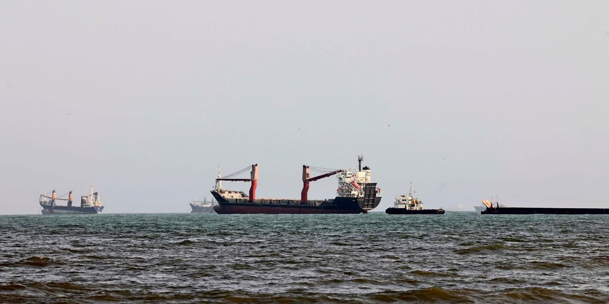 Iran: ‘The Strait of Hormuz remains blocked’