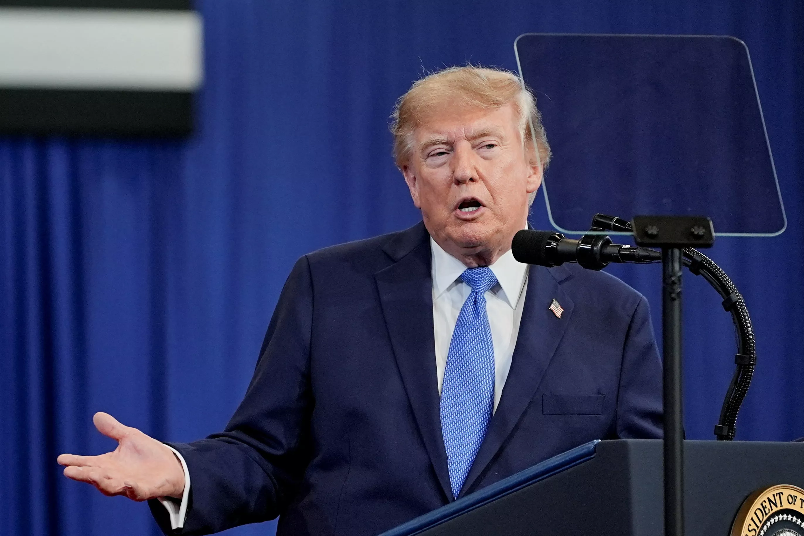 Trump says he will "be soon" declare that the Strait of Ormuz is "a territory of the United States"
