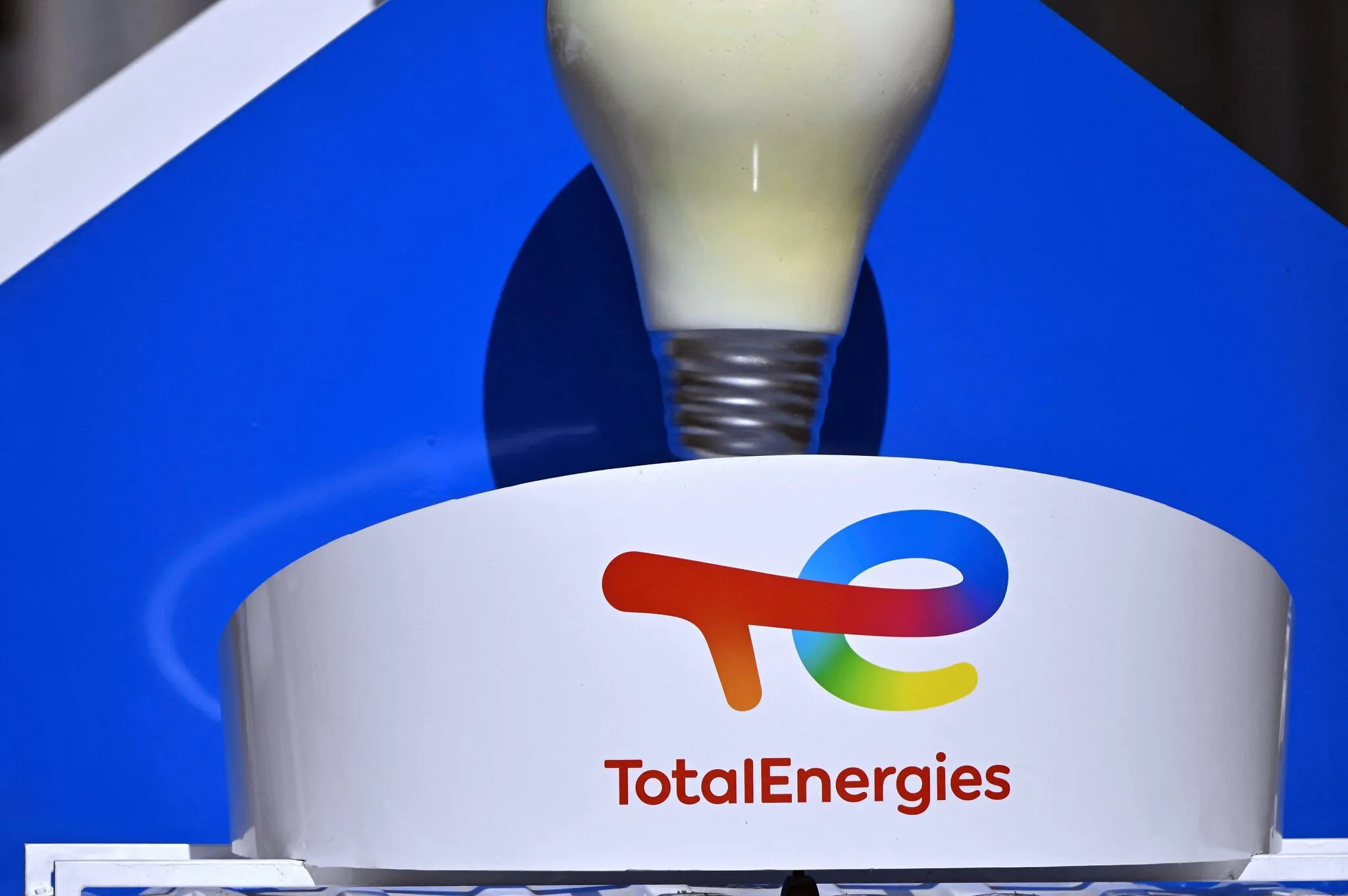 TotalEnergy doubles its net profit in the 2nd quarter, to $5.4 billion