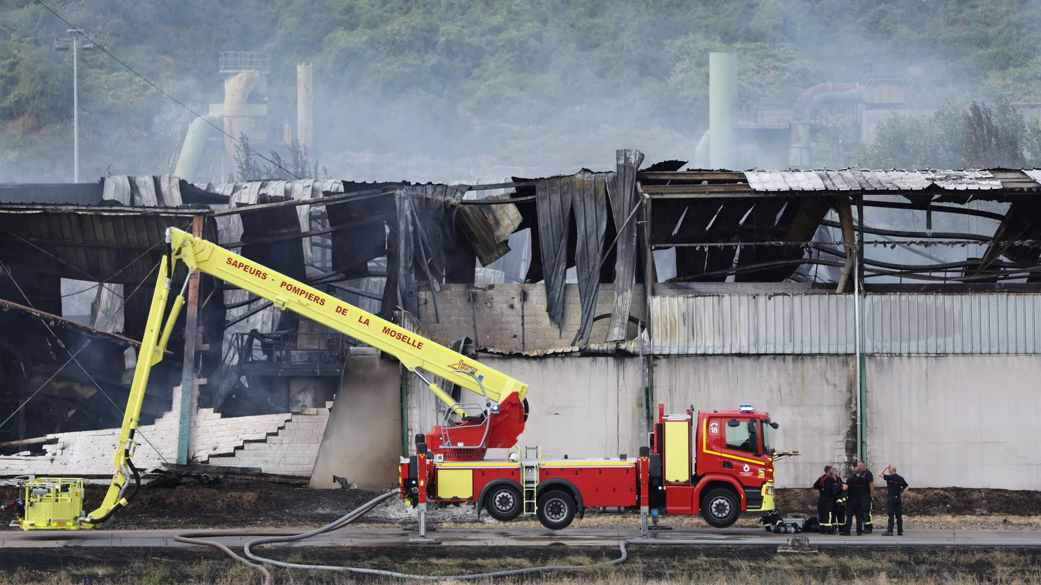 Moselle Industrial Fire: Containment of Surveyed Populations