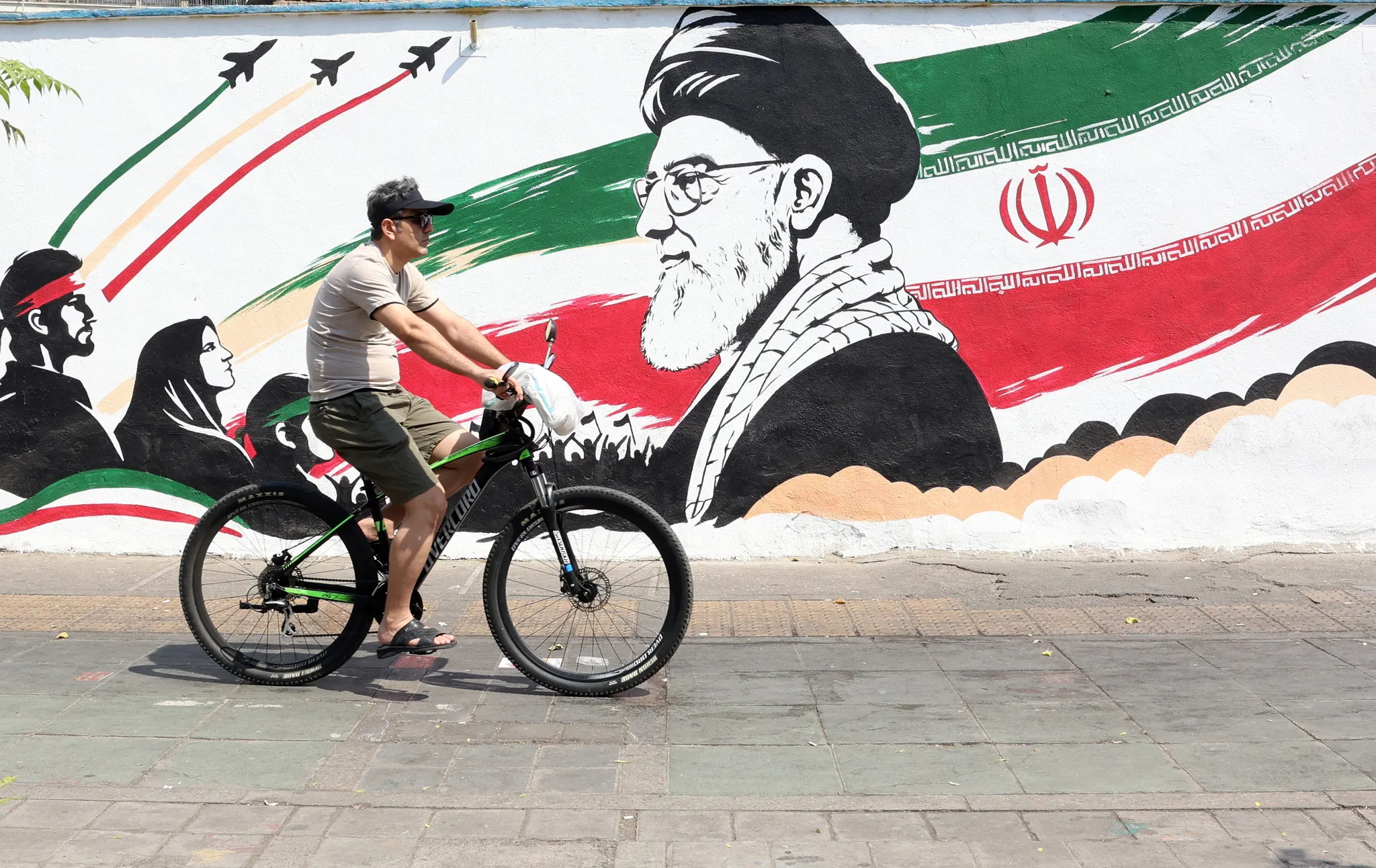 War in the Middle East: American meeting with Hamas leaders; eight countries criticise Israel