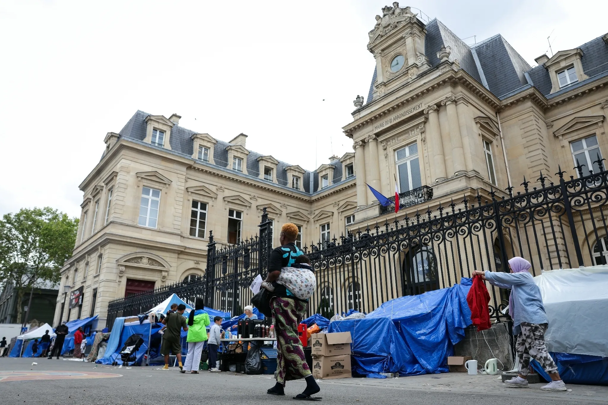 Paris: City announces shelter for 253 people in a camp