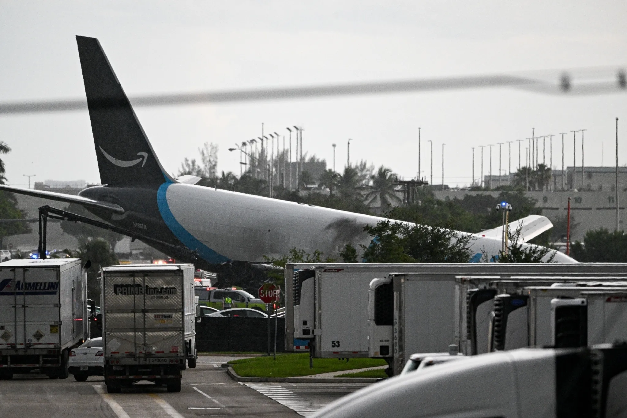 Five dead after the runway exit of an Amazon cargo plane in Miami