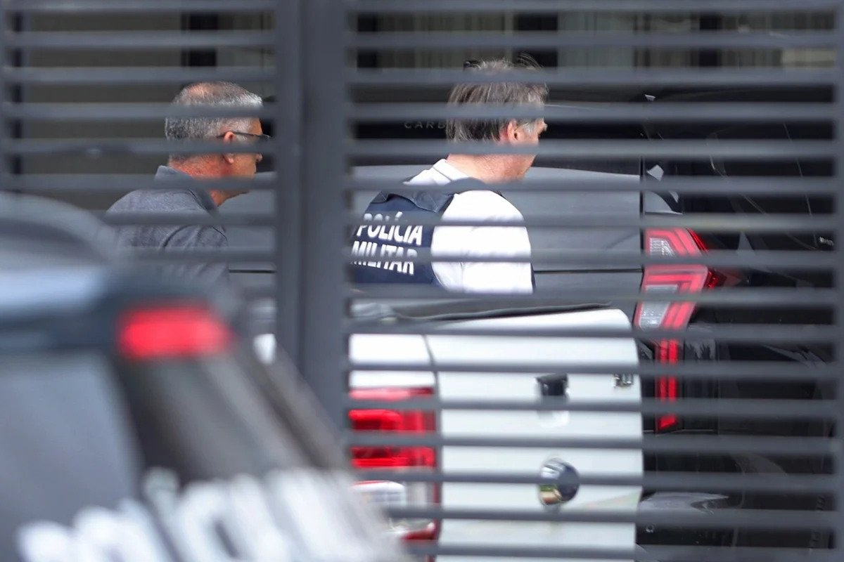 Bolsonaro asks Moraes 90 days to transfer seized weapons