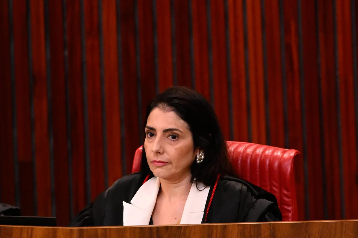Flavio and Lula mark acts in Rio on the same day